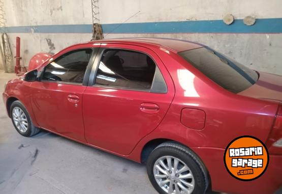 Autos - Toyota ETIOS XLS 2015 Nafta 92000Km - En Venta