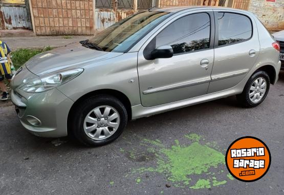 Autos - Peugeot 207 HDI 2011 Diesel 137000Km - En Venta