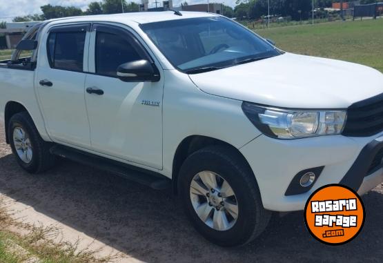 Camionetas - Toyota Hilux 2.4 SR 4x2 2016 Diesel 220000Km - En Venta