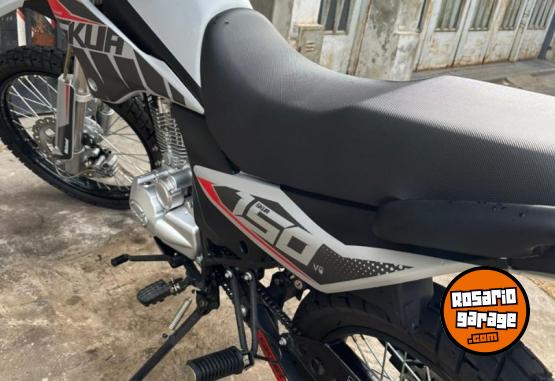 Motos - Motomel Skua Silver Edition 2023 Nafta 1800Km - En Venta