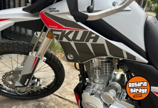 Motos - Motomel Skua Silver Edition 2023 Nafta 1800Km - En Venta