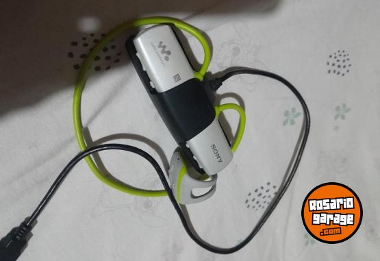 Electrnica - AURICULARES SUMERGIBLES 8 GB - En Venta