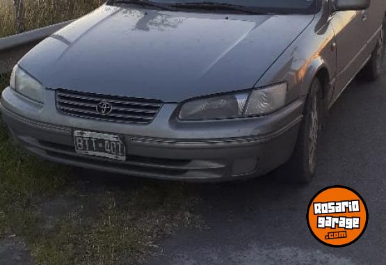 Autos - Toyota Camry 1998 Nafta 157000Km - En Venta