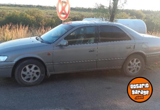 Autos - Toyota Camry 1998 Nafta 157000Km - En Venta