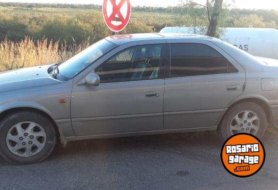 Autos - Toyota Camry 1998 Nafta 157000Km - En Venta