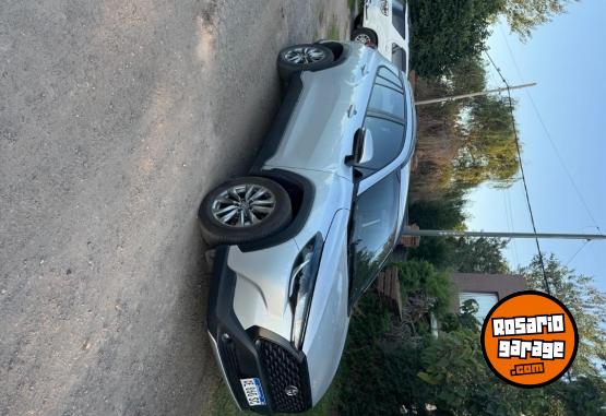 Autos - Toyota corolla cross 2021 Nafta 80000Km - En Venta