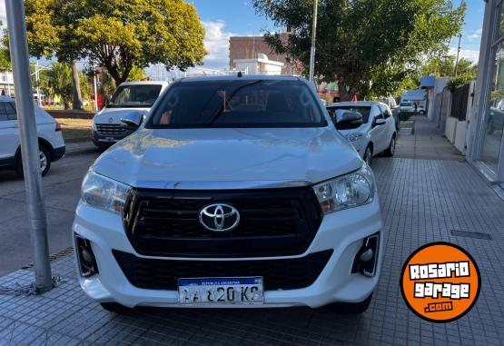 Camionetas - Toyota HILUX SRV MT6 4X4 2016 Diesel 189000Km - En Venta