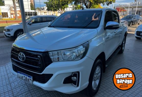 Camionetas - Toyota HILUX SRV MT6 4X4 2016 Diesel 189000Km - En Venta