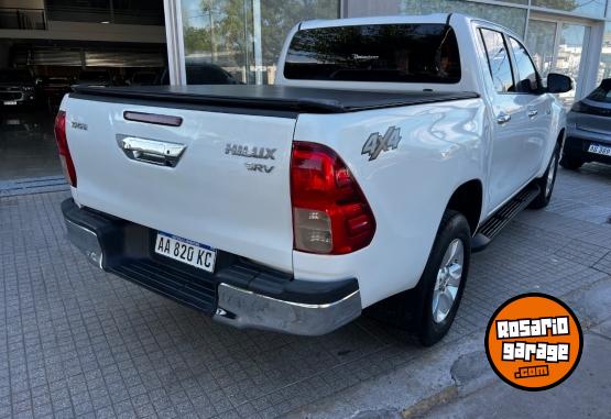 Camionetas - Toyota HILUX SRV MT6 4X4 2016 Diesel 189000Km - En Venta