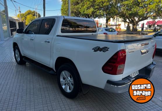 Camionetas - Toyota HILUX SRV MT6 4X4 2016 Diesel 189000Km - En Venta