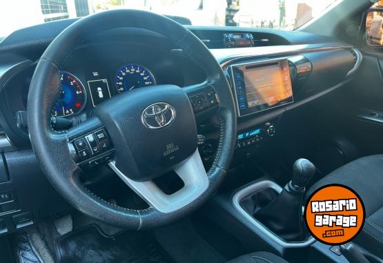 Camionetas - Toyota HILUX SRV MT6 4X4 2016 Diesel 189000Km - En Venta