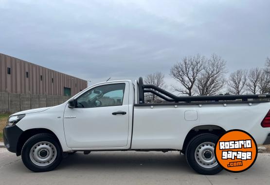 Camionetas - Toyota Hilux DX 2019 Diesel 80000Km - En Venta