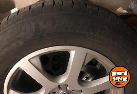 Accesorios para Autos - CUBIERTAS HANKOOK VENTUS PRIME 2 235/65/17 + LLANTAS AUDI 17" - En Venta