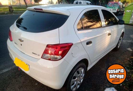 Autos - Chevrolet Onix LT 2016 GNC 104000Km - En Venta