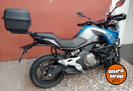 Motos - CF Cf moto mt 650 2022 Nafta 8500Km - En Venta