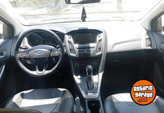 Autos - Ford Focus cuero automtico 2019 Nafta 67000Km - En Venta