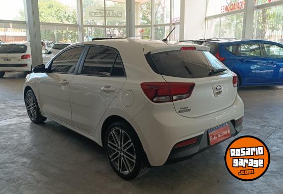 Autos - Kia RIO 2021 Nafta 59800Km - En Venta