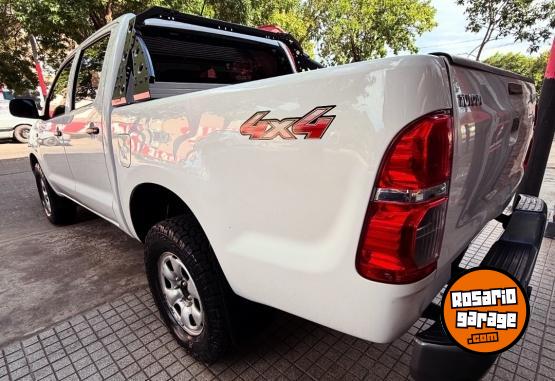 Camionetas - Toyota Hilux DX Pack 4x4 D/C 2015 Diesel 140000Km - En Venta