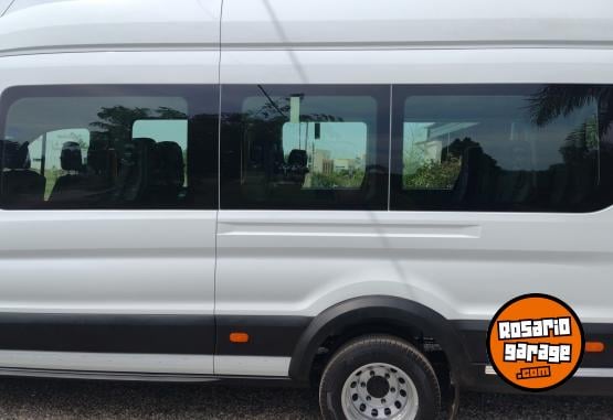 Camiones y Gras - Ford transit minibs 17 pasajeros - En Venta