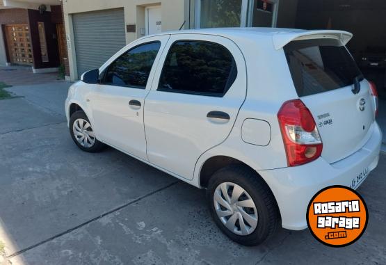 Autos - Toyota Etios x 2022 Nafta 30000Km - En Venta