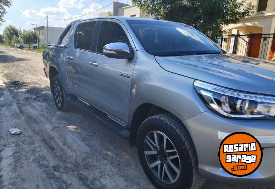 Camionetas - Toyota hilux 2.8 d/c srx 2016 Diesel 160000Km - En Venta