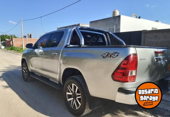 Camionetas - Toyota hilux 2.8 d/c srx 2016 Diesel 160000Km - En Venta