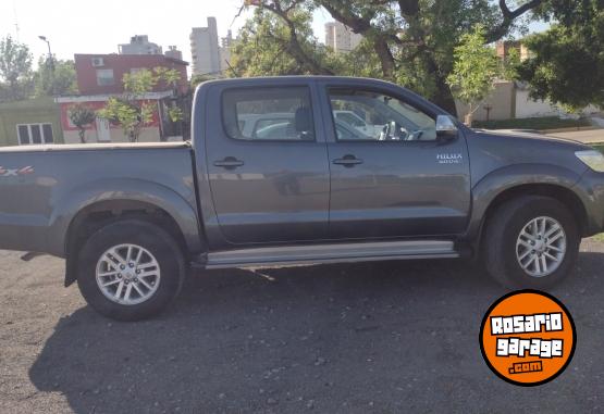 Camionetas - Toyota Hilux srv 2013 Diesel 217000Km - En Venta