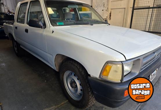 Camionetas - Toyota hilux 2000 Diesel 329000Km - En Venta