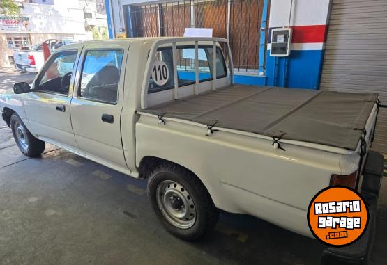 Camionetas - Toyota hilux 2000 Diesel 329000Km - En Venta