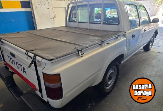 Camionetas - Toyota hilux 2000 Diesel 329000Km - En Venta