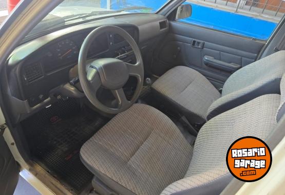 Camionetas - Toyota hilux 2000 Diesel 329000Km - En Venta