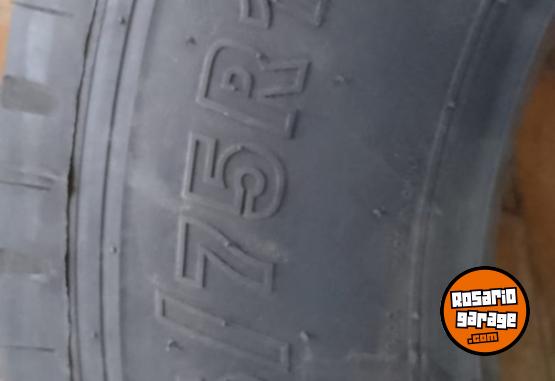 Camiones y Gras - 235/75R17.5 - En Venta