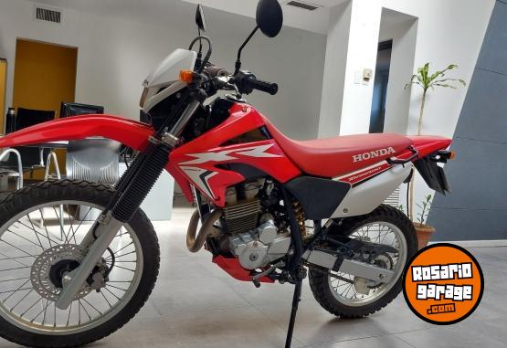 Motos - Honda KR TORNADO 250 2022 Nafta 4400Km - En Venta