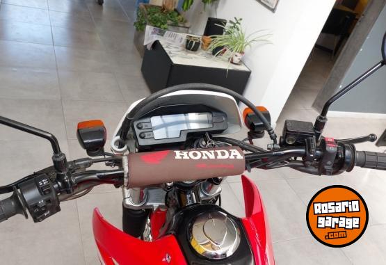 Motos - Honda KR TORNADO 250 2022 Nafta 4400Km - En Venta