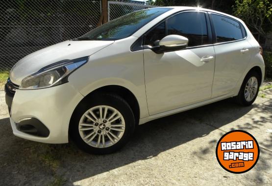 Autos - Peugeot 208 2018 Nafta 45000Km - En Venta