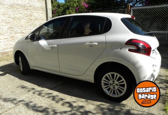 Autos - Peugeot 208 2018 Nafta 45000Km - En Venta