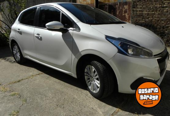 Autos - Peugeot 208 2018 Nafta 45000Km - En Venta