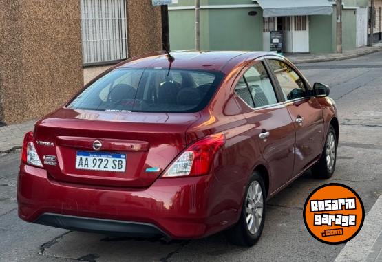 Autos - Nissan Versa 2017 GNC 160000Km - En Venta