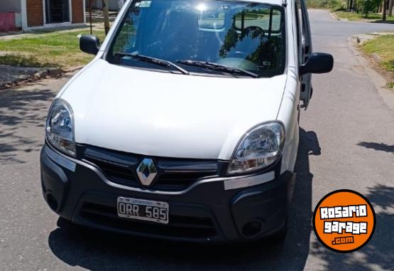 Utilitarios - Renault kangoo 2015 Nafta 135000Km - En Venta