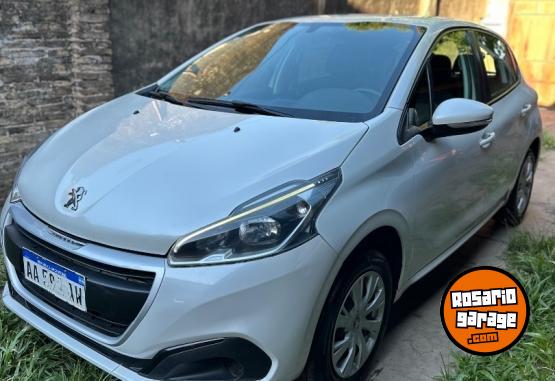 Autos - Peugeot 208 active 2016 Nafta 80000Km - En Venta