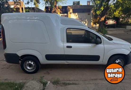 Utilitarios - Fiat FIORINO 2015 Nafta 93000Km - En Venta