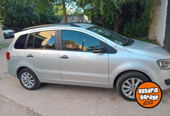 Autos - Volkswagen SURAN 2010 Nafta 148000Km - En Venta