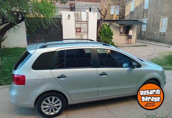 Autos - Volkswagen SURAN 2010 Nafta 148000Km - En Venta