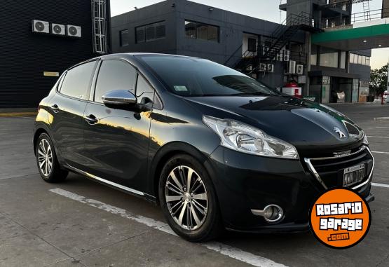 Autos - Peugeot 208 2013 Nafta 154000Km - En Venta