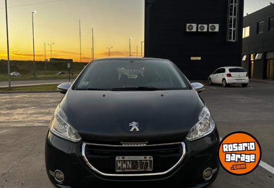 Autos - Peugeot 208 2013 Nafta 154000Km - En Venta