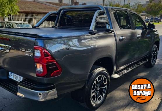 Camionetas - Toyota Hilux 4x4 srx 2023 Diesel 22000Km - En Venta