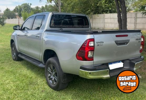 Camionetas - Toyota Hilux SRV 2022 Diesel 40000Km - En Venta