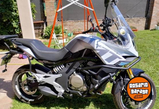 Motos - CF 650 MT 2022 Nafta 9600Km - En Venta