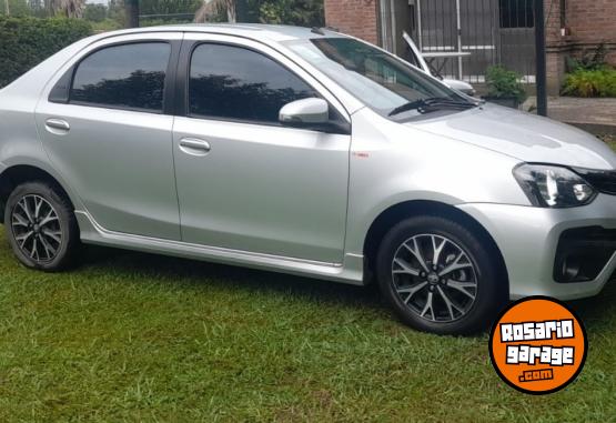 Autos - Toyota Etios 2022 Nafta 40000Km - En Venta