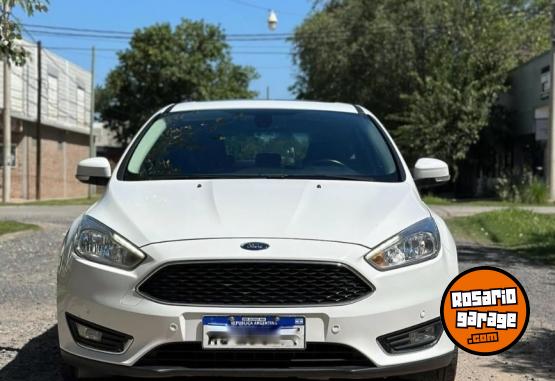 Autos - Ford Focus SE Plus 2017 Nafta 100000Km - En Venta